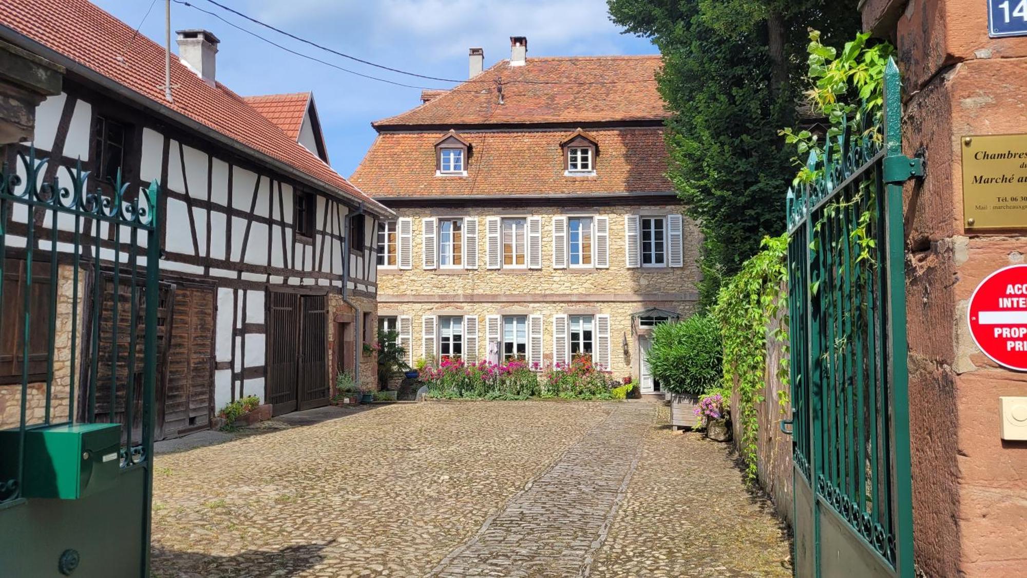 Chambres D'Hotes Du Marche Aux Grains Bouxwiller  Exterior foto